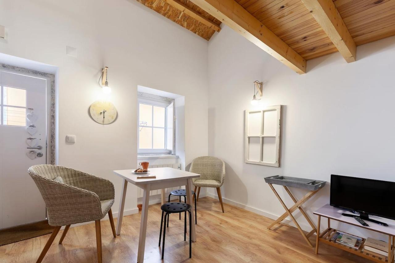 Classic Lisbon Homes: Bright & Central In Belem Eksteriør billede