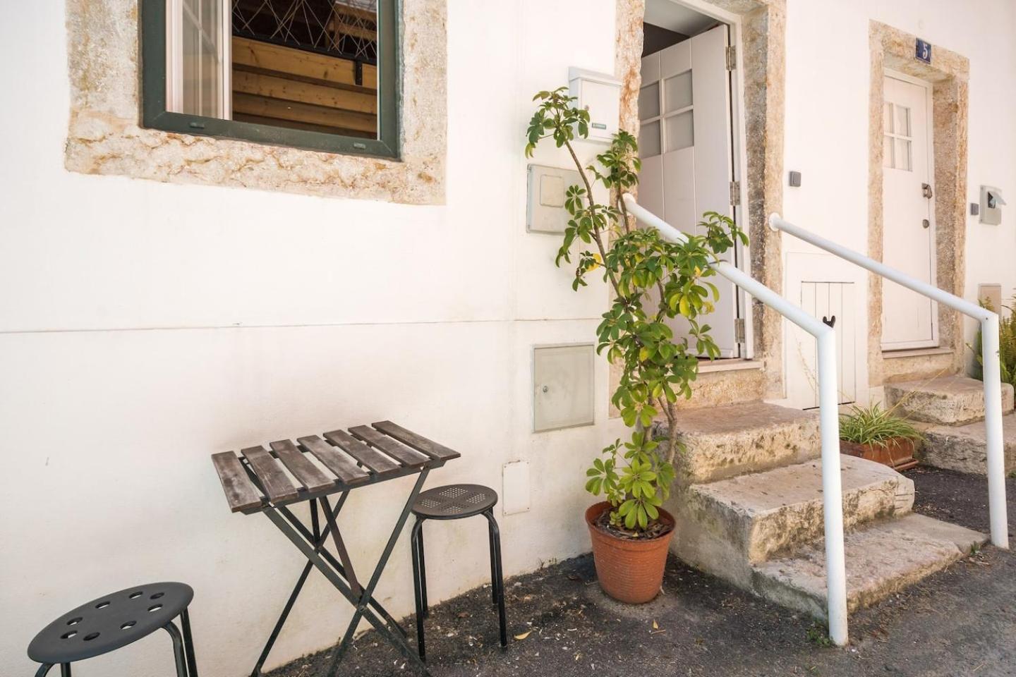 Classic Lisbon Homes: Bright & Central In Belem Eksteriør billede