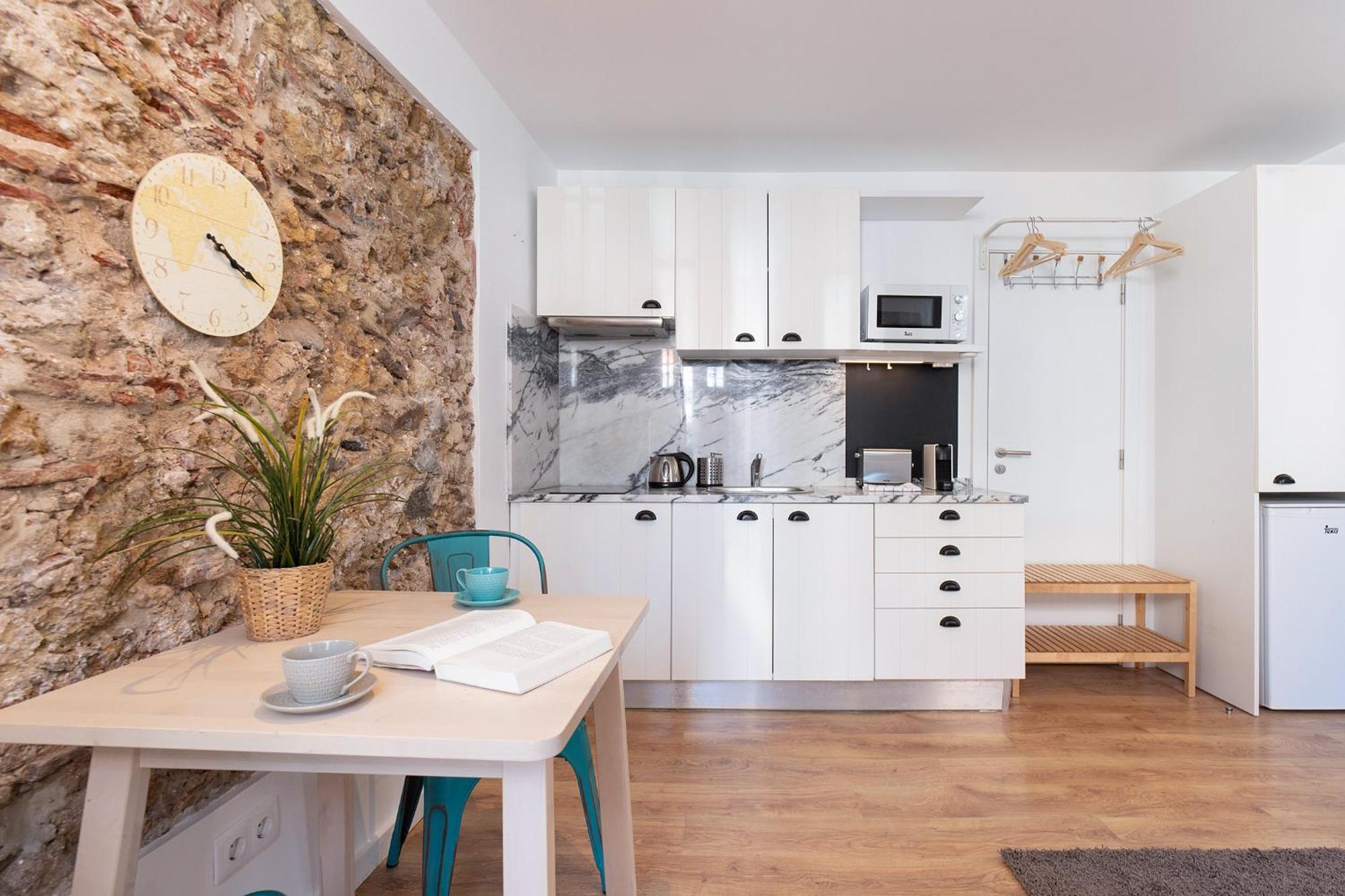 Classic Lisbon Homes: Bright & Central In Belem Eksteriør billede